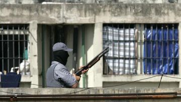 Las autoridades brasileñas todavía no informaron oficialmente sobre el número de fallecidos durante el enfrentamiento, aunque algunos medios de comunicación indican que podrían ser más de 80.