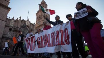 Miles de personas de todo México han expresado su inconformidad por resultado de la reforma energética de Peña Nieto.
