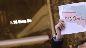 Fernández Noroña mostró un mapa de México de 1830.