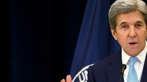 Kerry considera que para que México acepte desembolsar dinero por el muro, Trump deberá recurrir a otras instancias.