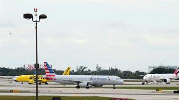 El aeropuerto poco a poco regresa a sus actividades normales y varios pasajero ya han podido tomar sus vuelos cancelados el viernes.