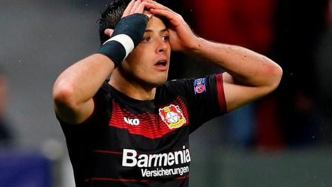 Javier Hernández sigue sin sacudirse la mala racha.