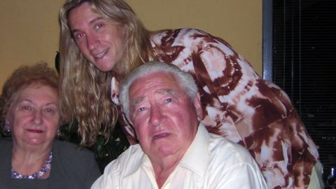 Javier Ceriani junto a sus padres
