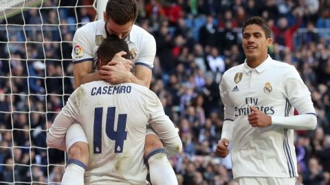 El Real Madrid aventaja ahora al Barcelona por cinco puntos.