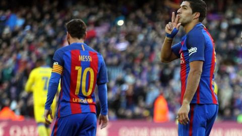 El uruguayo Luis Suárez empató a Messi en la cima de los goleadores de la Liga.