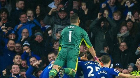 El Everton le pegó al Manchester City en Goodison Park.