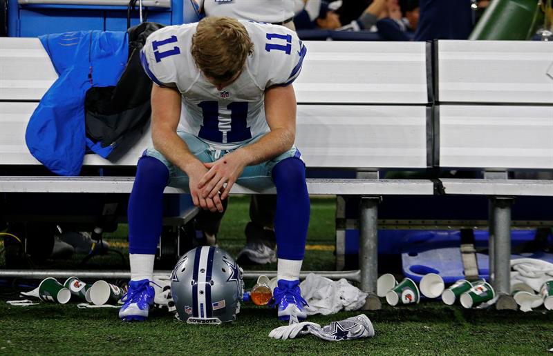 Cole Beasley se lamenta tras la eliminación de Dallas Cowboys.