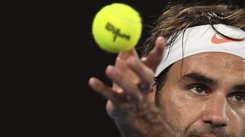 Federer regresó y lo hizo venciendo a Melzer en Australia.