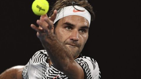 Federer regresó y lo hizo venciendo a Melzer en Australia.