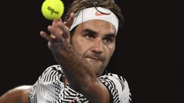 Federer regresó y lo hizo venciendo a Melzer en Australia.