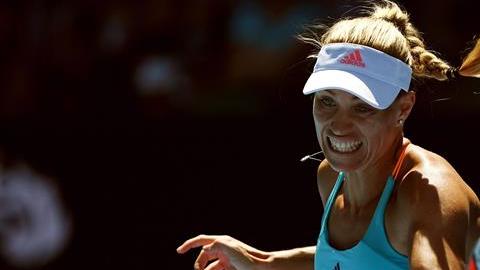 Angelique Kerber avanza en el Abierto de Australia.