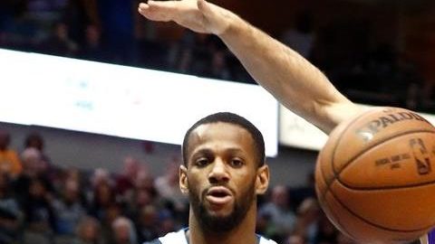 La derrota de Lakers frente a Mavericks de este domingo supera la sufrida en marzo del año pasado frente al Jazz.