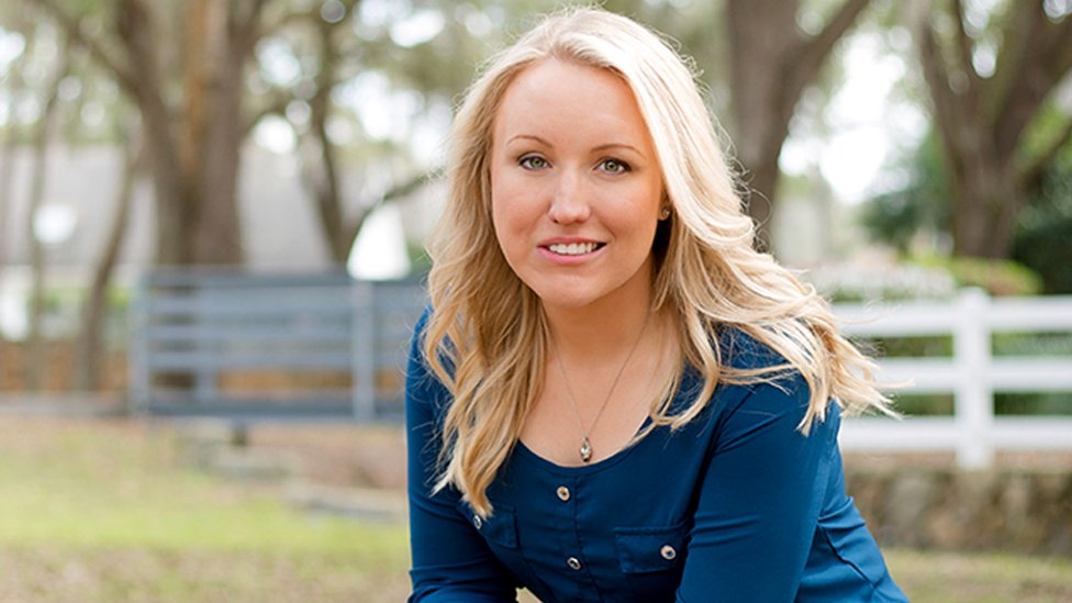 Su exnovio casi la mata, y ahora se casa con el hombre que le salvó la vida