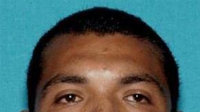 Alfredo Ortiz, de 33 años, es considerado armado y peligroso.