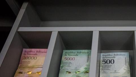 Los nuevos billetes en Venezuela.