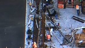 Cuando los bomberos lograron sacarla del depósito la víctima estaba consciente aunque sufría fuertes dolores.