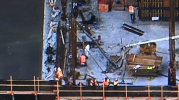 Cuando los bomberos lograron sacarla del depósito la víctima estaba consciente aunque sufría fuertes dolores.