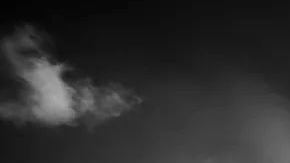 El cohete propulsor aterrizando en el barco que lo esperaba en la costa de California.