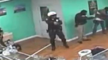 La policía de Santa Ana ya había registrado antes Sky High, en un operativo que fue muy criticado por la mala actuación de los agentes.