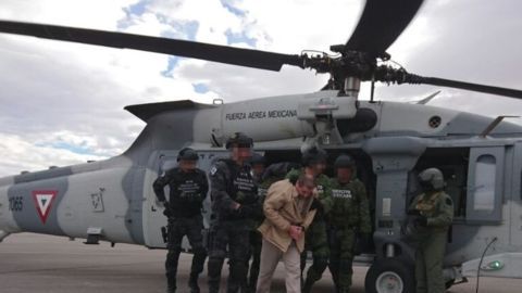Joaquín 'El Chapo' Guzmán cuando era extraditado a EEUU desde México. (Foto: Cortesía/Secretaría de Gobernación Mexicana)