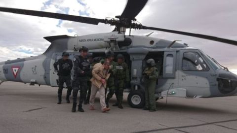 Joaquín 'El Chapo' Guzmán cuando era extraditado a EEUU desde México. (Foto: Cortesía/Secretaría de Gobernación Mexicana)