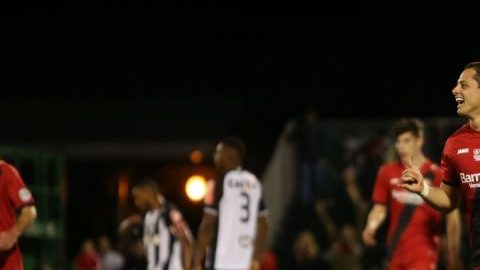 Javier Hernández celebra el gol que hizo al Atlético Mineiro en la Florida Cup.
