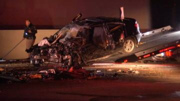 La colisión sobre la autopista 5 en Arleta provocó la muerte de un conductor.