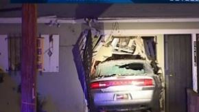 El coche quedó completamente introducido en la residencia del sur de Los Ángeles.