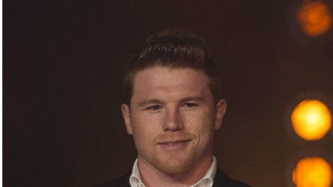 Canelo aseguró que Chávez Jr. miente y que ya tiene el contrato de la pelea en sus manos.