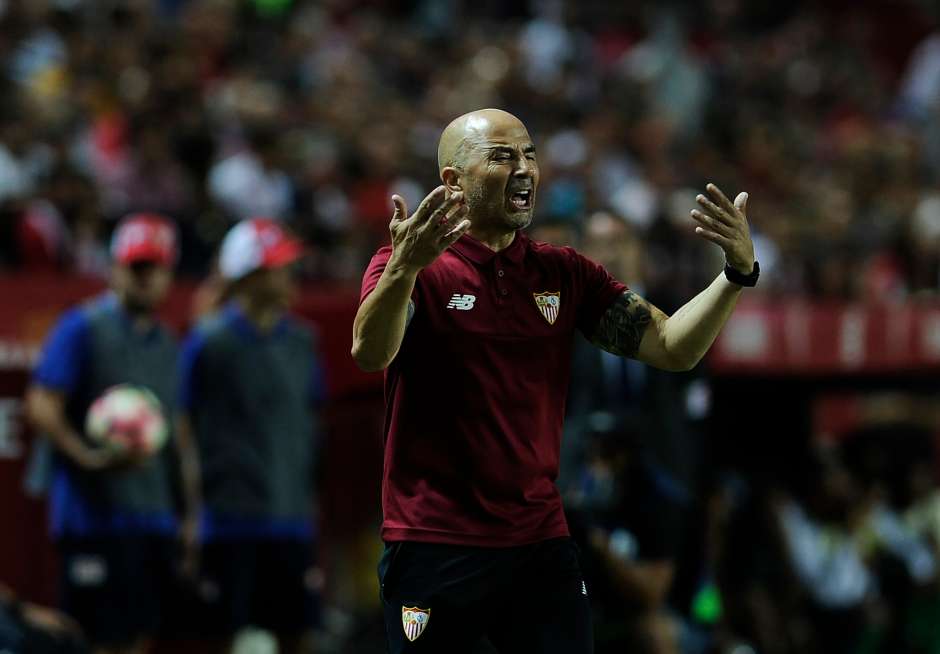 Sevilla's Argentinian coach Jorge Sampaoli gestures on the sideline during the Spanish league football match Sevilla FC vs Real Betis at the Ramon Sanchez Pizjuan stadium in Sevilla on September 20, 2016. / AFP / CRISTINA QUICLER (Photo credit should read CRISTINA QUICLER/AFP/Getty Images)
