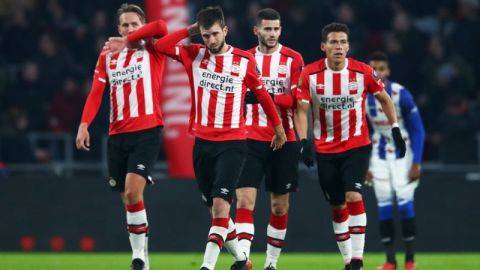 Héctor Moreno le dio el triunfo al PSV Eindhoven.