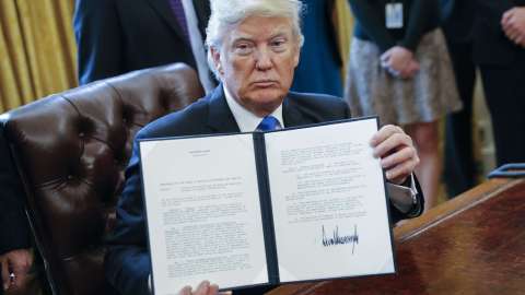 Donald Trump hace amplio uso de las órdenes ejecutivas