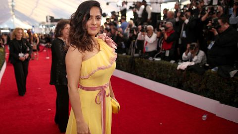 Salma Hayek le da el valor justo a su vida profesional y a su pareja