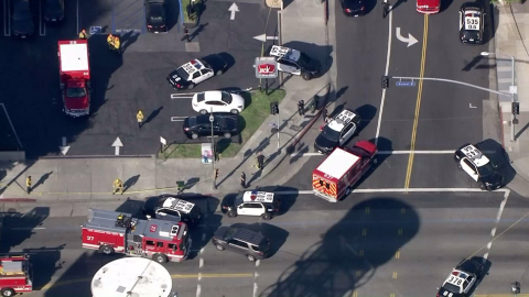 Lugar del acuchillamiento y tiroteo policial en Hollywood. /KTLA