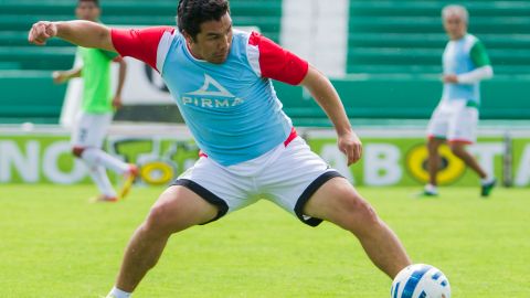 Salvador Cabañas en una visita que hizo a Jaguares en 2014.