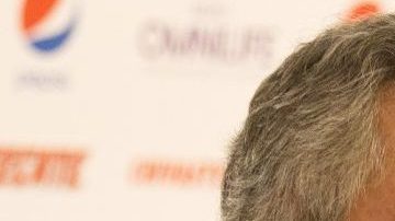 Vergara tiene la custodia de sus hijas, pero Angélica Fuentes se niega a entregárselas.