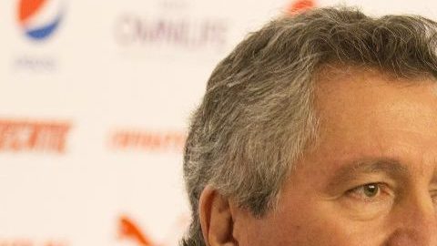 Vergara tiene la custodia de sus hijas, pero Angélica Fuentes se niega a entregárselas.