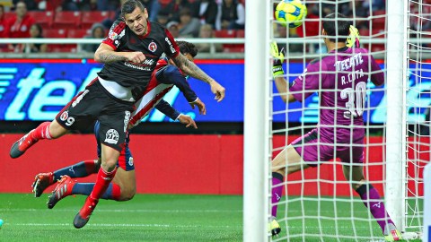 Milton Caraglio anotó el único gol del partido.