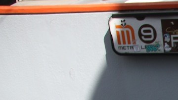 Carlos Alberto Prieto López, de 46 años, antes de salir del metro Patriotismo, camino a su trabajo.