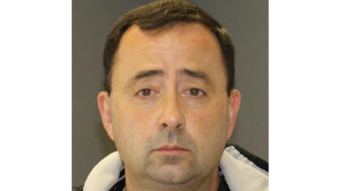Ficha policial de Larry Nassar.