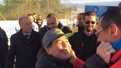 Maradona visita al Napoli