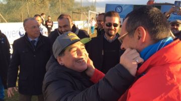 Maradona visita al Napoli