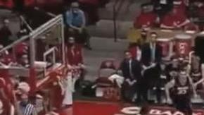 Increíble remontada en el básquetbol colegial de EEUU.