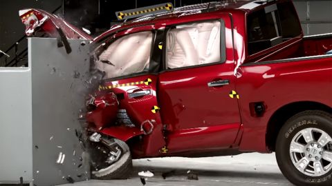 Nissan Titan, prueba de choque