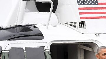 El ex presidente Barack Obama abandona el Capitolio después de la ceremonia de toma de posesión de Donald Trump.