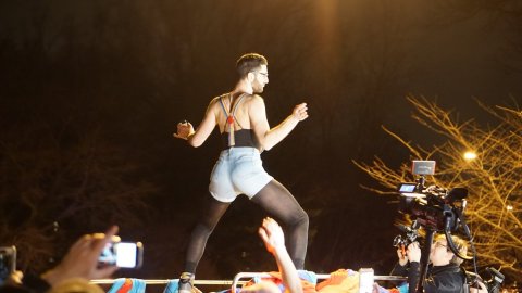 Cientos de personas protestaron contra Pence y en defensa de los derechos de la comunidad LGBT.