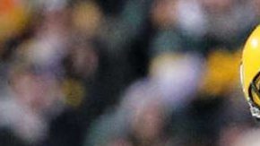 Este es el momento en que Aaron Rodgers lanza su bombazo en la jugada final del primer medio, el cual completó para un touchdown que le da la vuelta al mundo. Green Bay eliminó a los NY Giants.