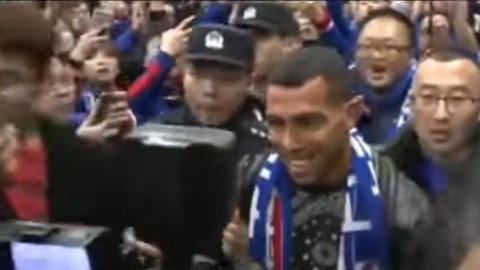 Recibimiento de Carlos Tevez en China