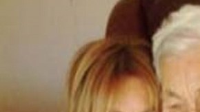 Thalia y Laura Zapata con la abuela Doña Eva Mange.