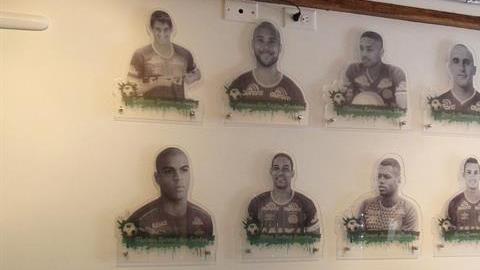 Homenajean en Medellín al Chapecoense con un bar temático